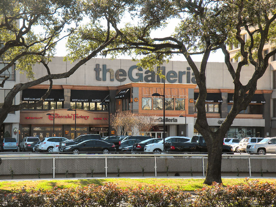 Galleria Mall with Ice Skating Rink - Picture of The Westin Oaks